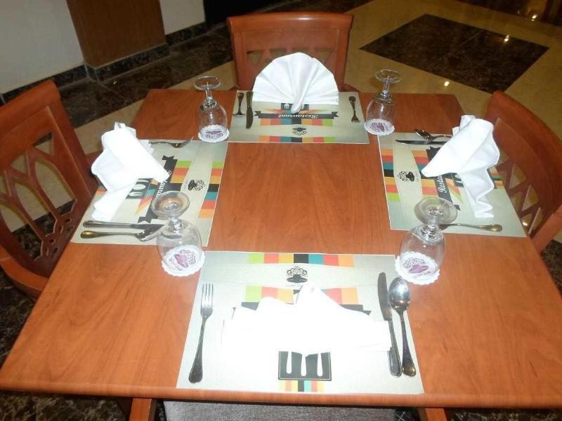 Ultra Loaloa Nile Maadi Hotel Kairó Kültér fotó