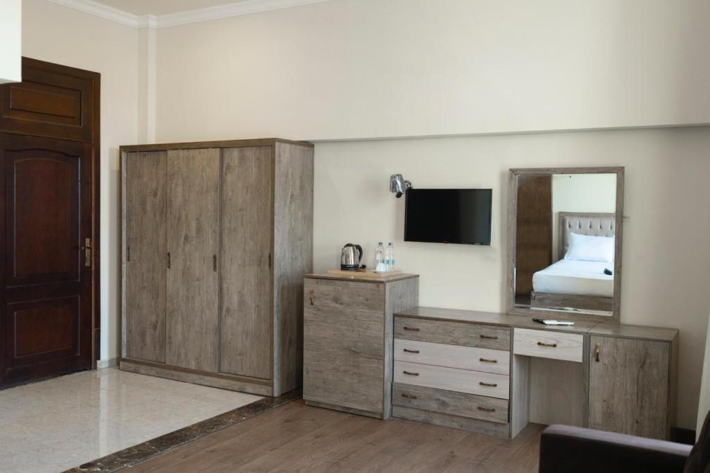 Ultra Loaloa Nile Maadi Hotel Kairó Kültér fotó