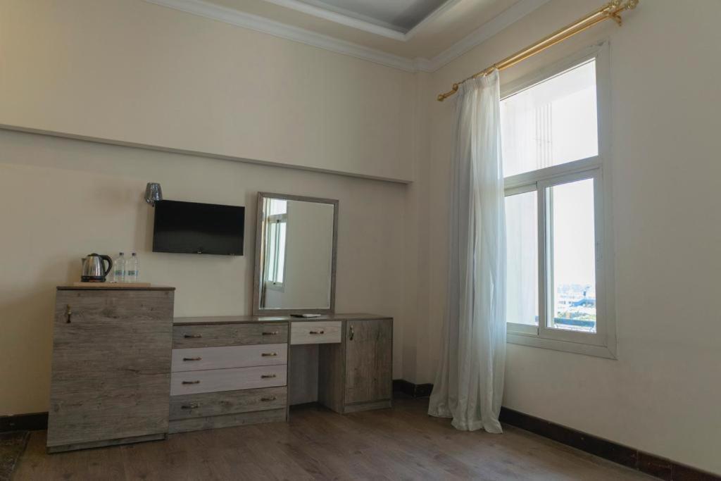 Ultra Loaloa Nile Maadi Hotel Kairó Kültér fotó