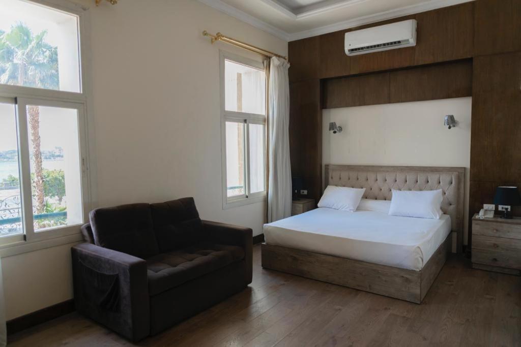 Ultra Loaloa Nile Maadi Hotel Kairó Kültér fotó