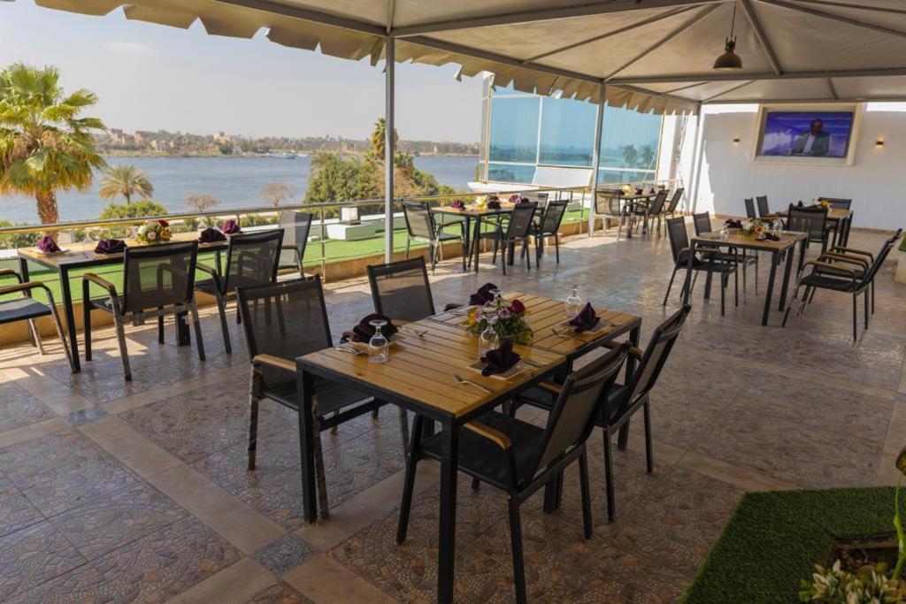 Ultra Loaloa Nile Maadi Hotel Kairó Kültér fotó
